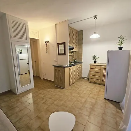 Corfu Glyfada Menigos 24 佩雷卡斯