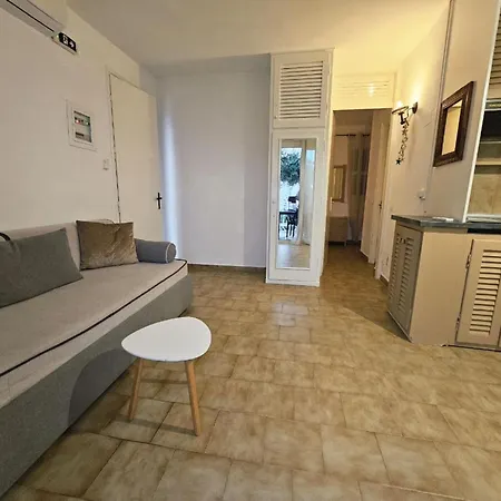 公寓 Corfu Glyfada Menigos 24 *